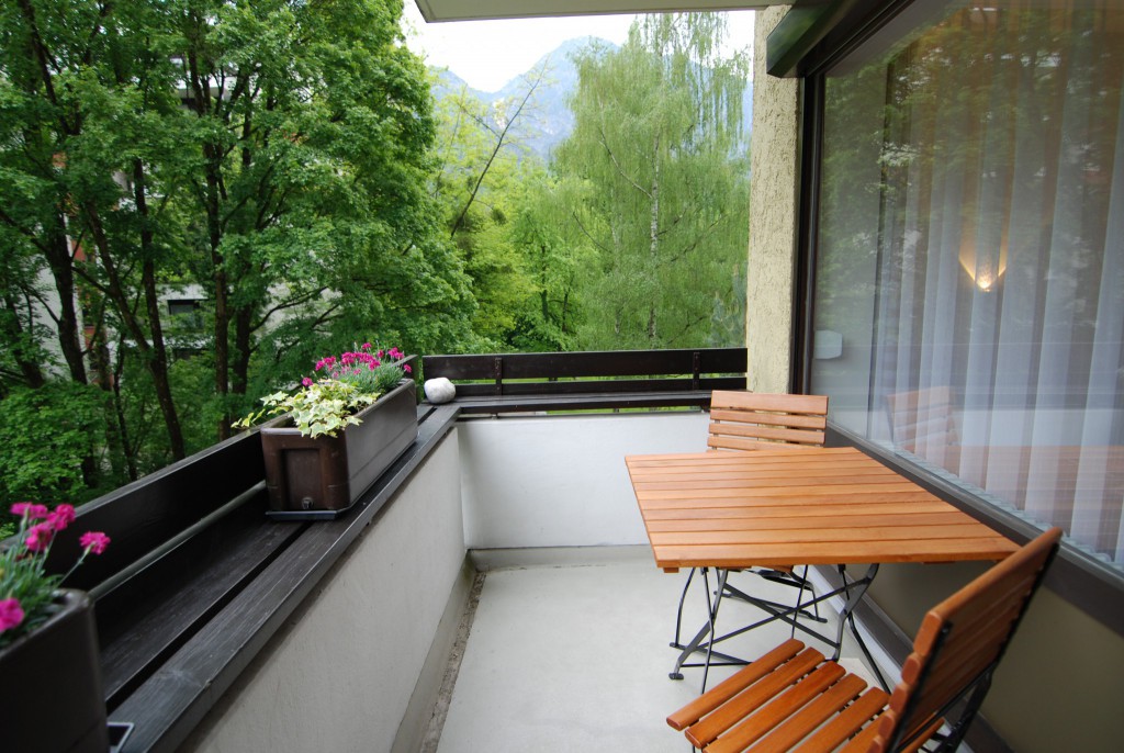 Balkon mit Bergblick